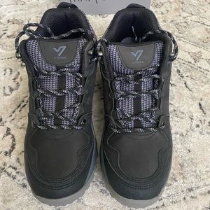 New Vionic hiking boot. Women 8.5